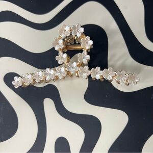 White Floral Pearl Gold Hair Claw Clip - Women Accessories